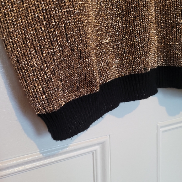 Glam Vintage Gold Knit Top! - Picture 3 of 14